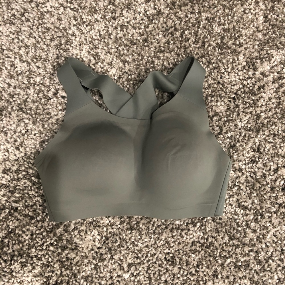 Lululemon Enlite Bra: 34D